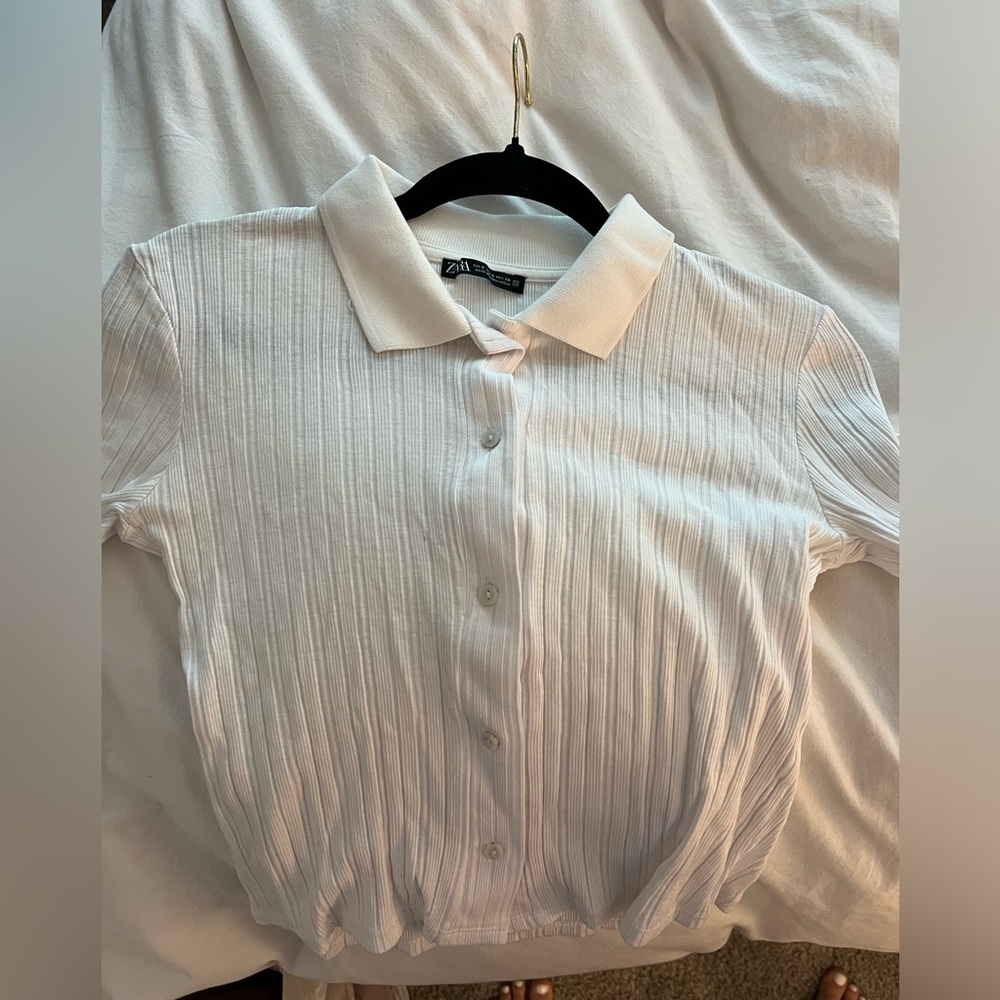 Button down white collar top